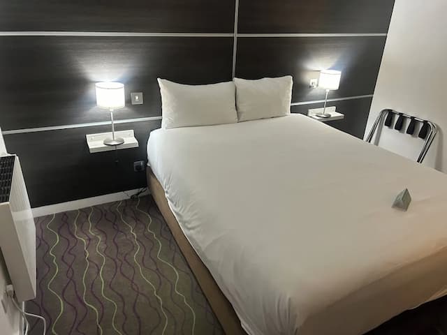 The Wesley Euston-Standard Double Room-6