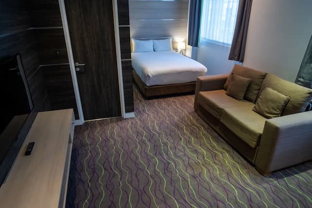 The Wesley Euston-Executive Suite-2