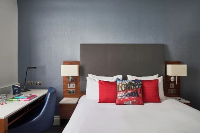 더 컴버랜드, 런던-Classic Double Room-3