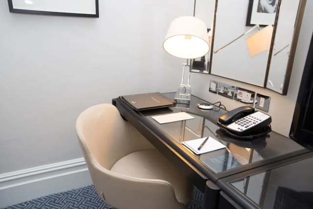 倫敦華爾道夫希爾頓飯店-客房, 1 張加大雙人床-3