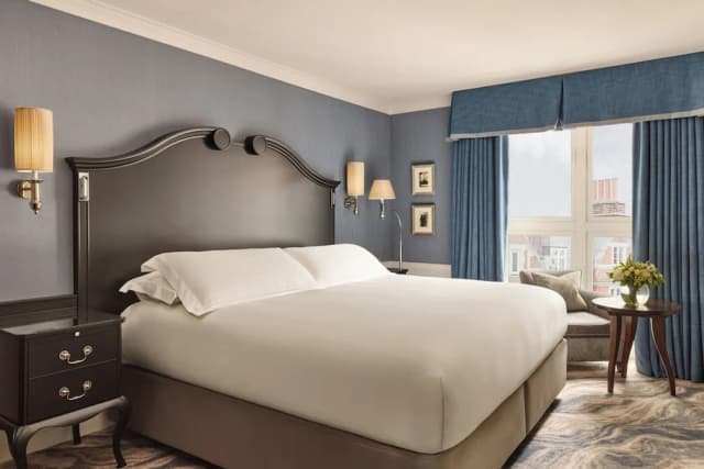 The Connaught, Maybourne-Deluxe Room-1