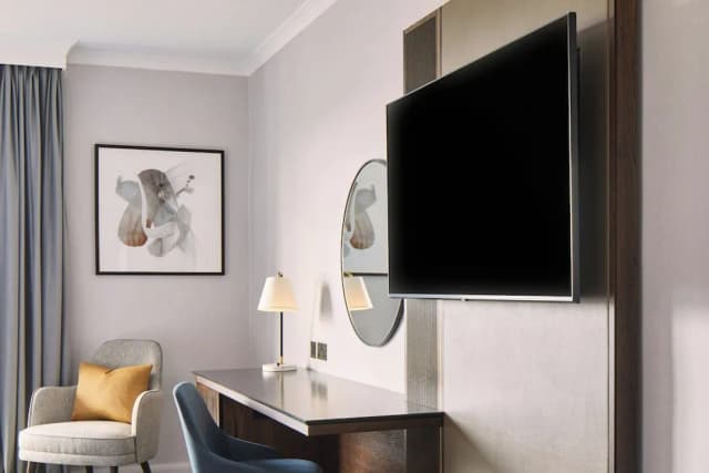 London Marriott Hotel Marble Arch-Executive Room, 1 King Bed-12