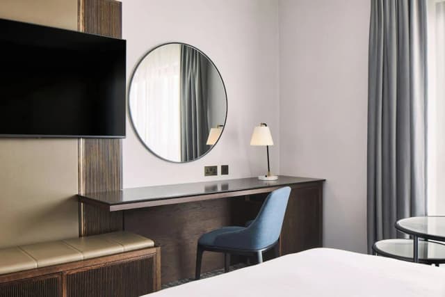 London Marriott Hotel Marble Arch-Executive Room, 1 King Bed-9