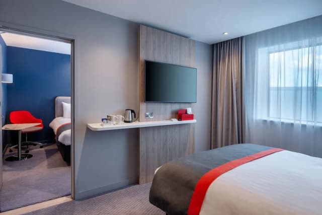 Holiday Inn Express London Heathrow T4 by IHG-Standard Room (Free Hot Breakfast)-3