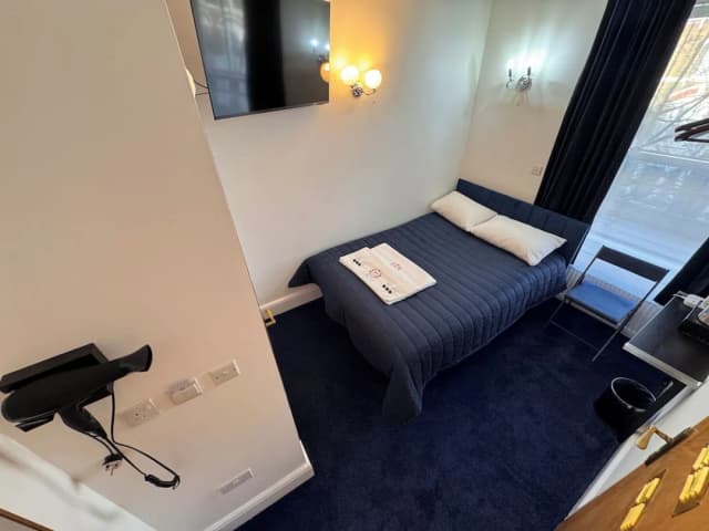 Jubilee Hotel Kensington-Economy Double Room-5