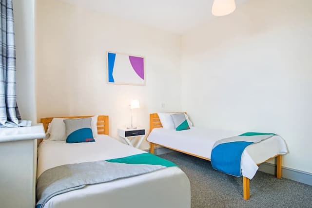 OYO The Green Man Pub and Hotel-Standard Twin Room, 2 Twin Beds-1