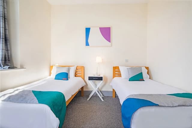 OYO The Green Man Pub and Hotel-Standard Twin Room, 2 Twin Beds-4