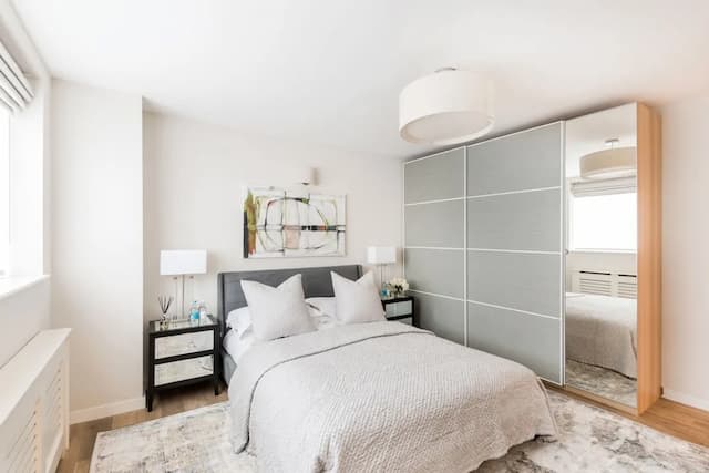 Buckingham & Lloyds-The Kensington Gardens-3