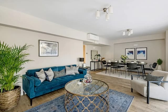 Buckingham & Lloyds-The Kensington Gardens-8