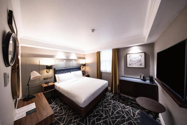 100 クイーンズゲートホテル ロンドン ケンジントン, キュリオコレクション by ヒルトン-Cosy Atrium-5