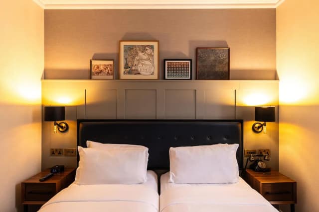 100 クイーンズゲートホテル ロンドン ケンジントン, キュリオコレクション by ヒルトン-Superior Twin-3