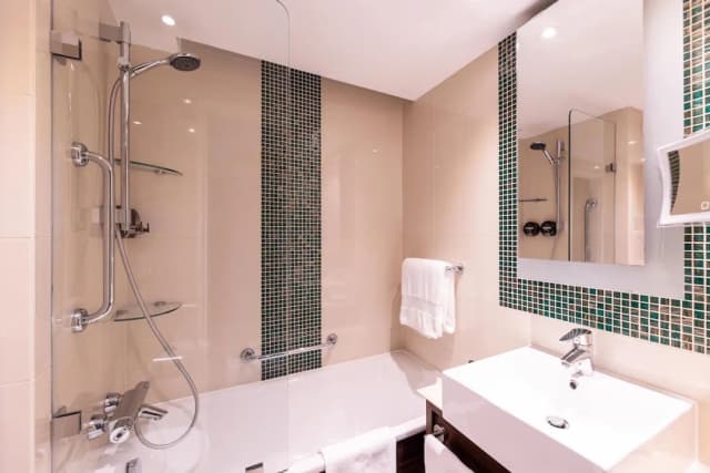 100 クイーンズゲートホテル ロンドン ケンジントン, キュリオコレクション by ヒルトン-Deluxe Double-4