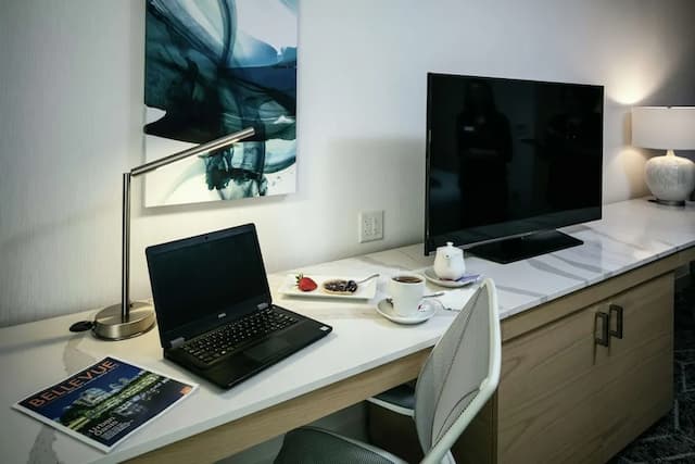 華盛頓西雅圖貝爾維尤市中心希爾頓花園酒店-客房, 2 張加大雙人床, 無障礙, 非吸煙房 (mob/hearing acc w/ roll-in shower)-2