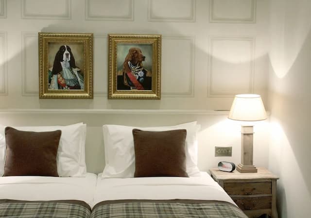 The Grafton Arms Pub & Rooms-Deluxe Twin Room-1