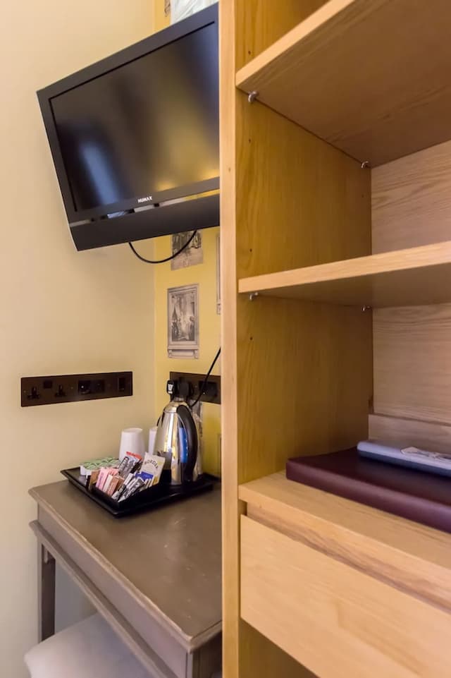 Arosfa Hotel London by Compass Hospitality-Basic Double Room-17