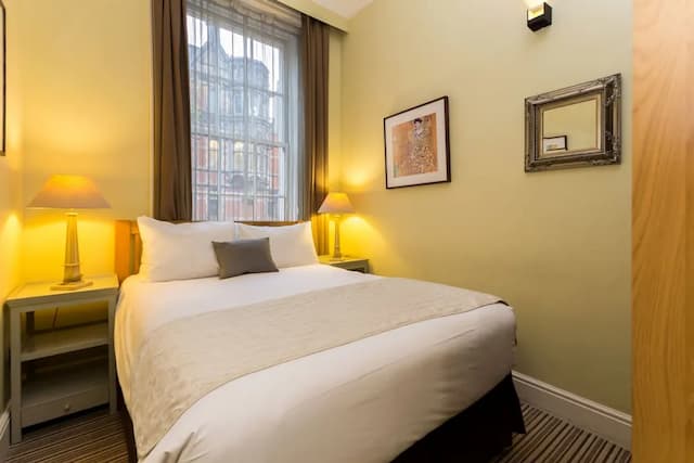Arosfa Hotel London by Compass Hospitality-Basic Double Room-3