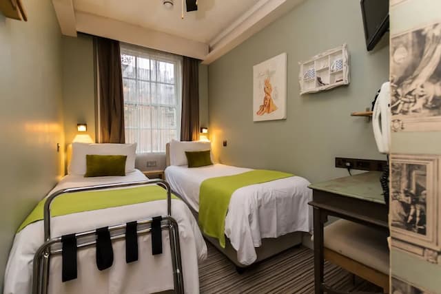 Arosfa Hotel London by Compass Hospitality-Basic Twin Room, 2 Twin Beds-3