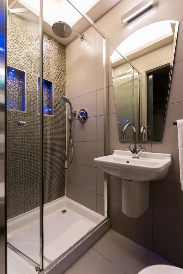 Arosfa Hotel London by Compass Hospitality-Basic Twin Room, 2 Twin Beds-12