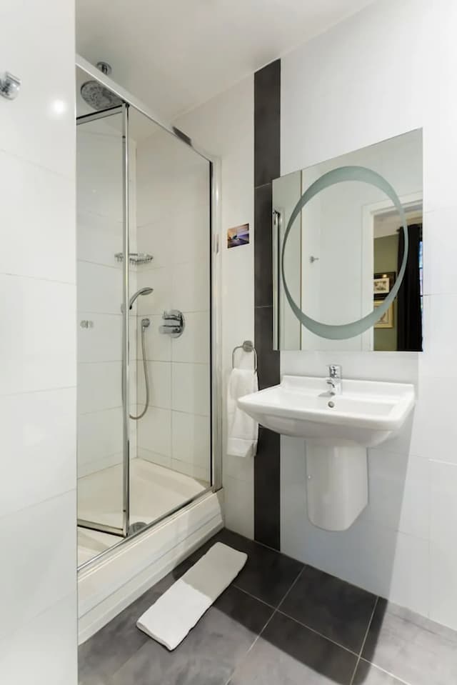 Arosfa Hotel London by Compass Hospitality-Family Room-17