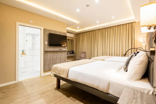 Arosfa Hotel London by Compass Hospitality-Family Room-4