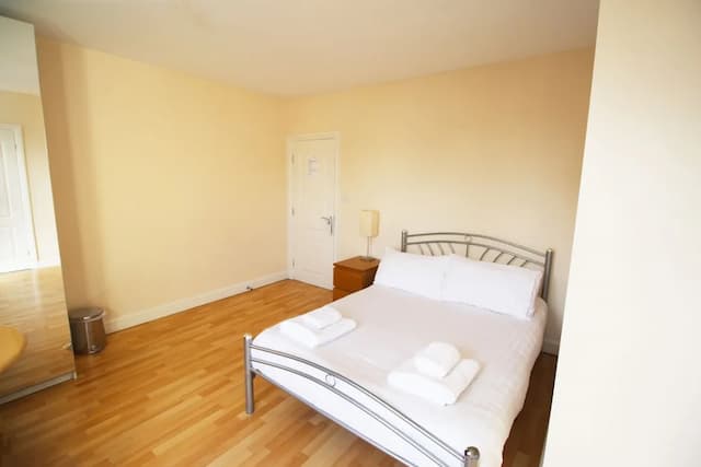 フレクシステイ アパートホテル トゥーティング-ダブルルーム 専用バスルーム-2