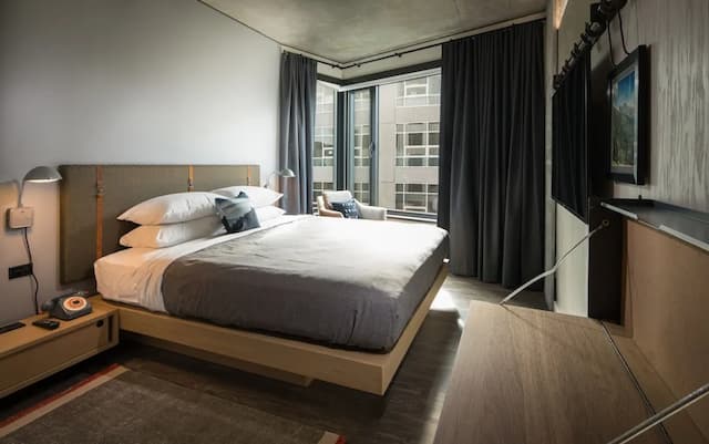 西雅圖市中心 MOXY 酒店-客房, 1 張特大雙人床 (Mobility Accessible, Tub)-7