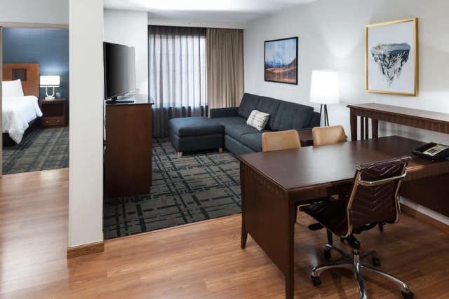 Embassy Suites by Hilton Anchorage-Suite, 2 Queen Beds, Mountain View-8