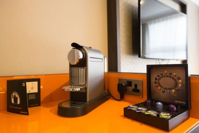 ダブルツリー バイ ヒルトン ロンドン - イーリング ホテル-ルーム クイーンベッド 1 台 バリアフリー-4