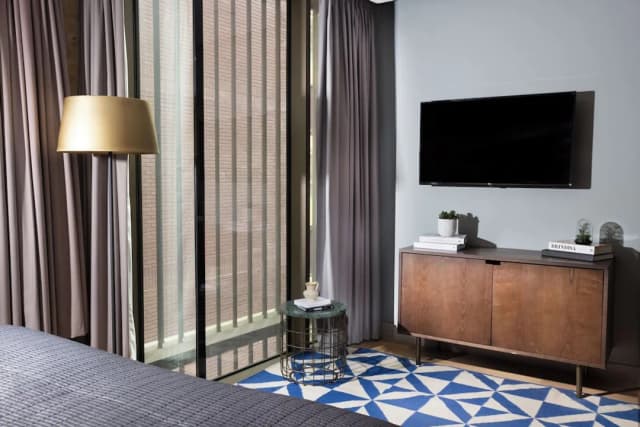 道地河畔飯店-尊榮開放式客房-4