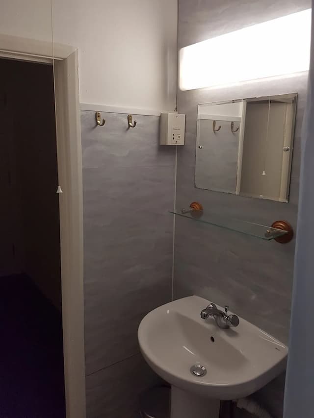 阿沃卡家庭飯店-雙床房-11