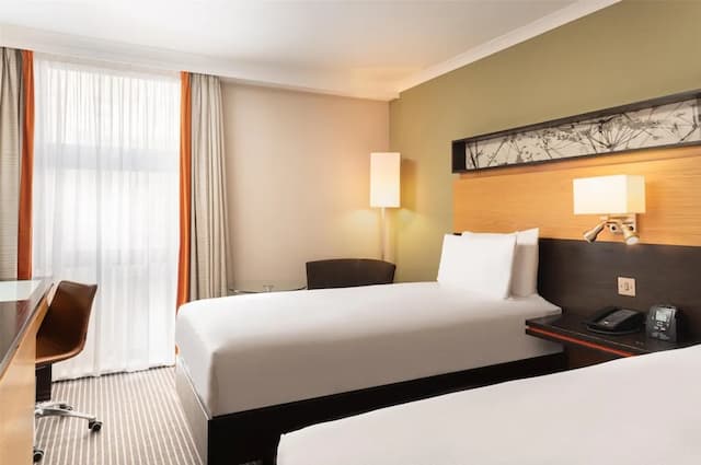 Hilton London Kensington-高级双床房-2