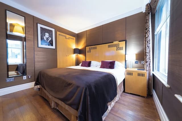 Karma Sanctum Soho-基础双人房-3