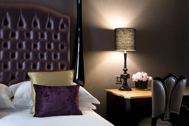 Karma Sanctum Soho-高级双人房-1