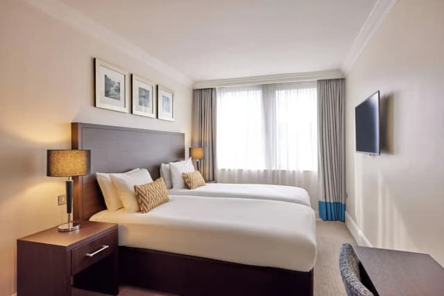 Thistle Trafalgar - Leicester Square-Standard Twin Room-1