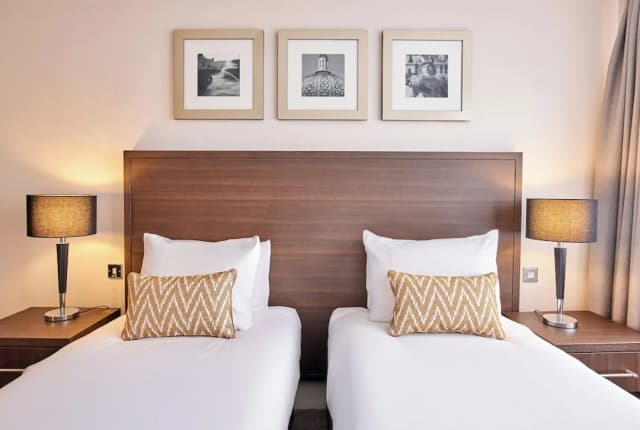 Thistle Trafalgar - Leicester Square-Standard Twin Room-2