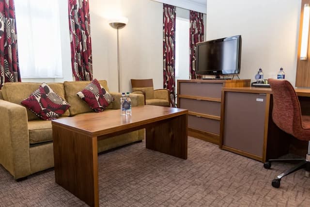 힐튼 런던 올림피아-디럭스 스위트, 더블침대 1개-5