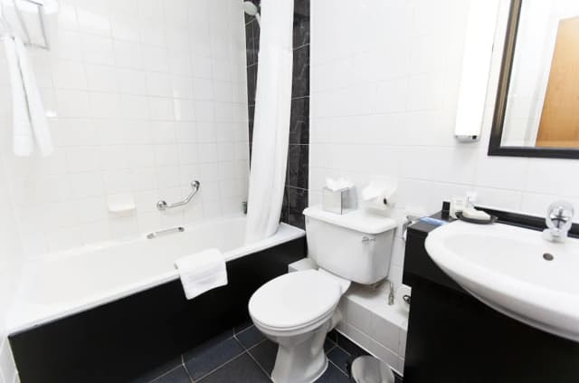 ヒルトン ロンドン オリンピア-プレミアム ルーム シングルベッド 1 台-2