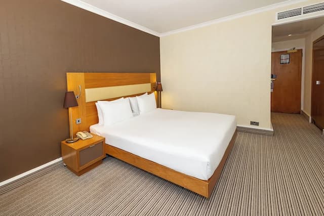 힐튼 런던 올림피아-디럭스 더블룸-8