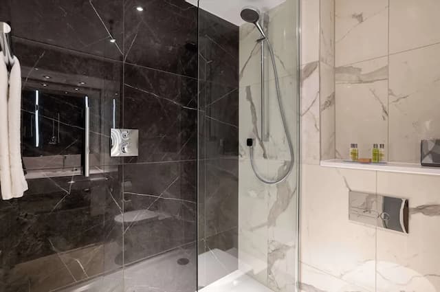 倫敦大都會希爾頓飯店-豪華雙人房, 1 張特大雙人床-4