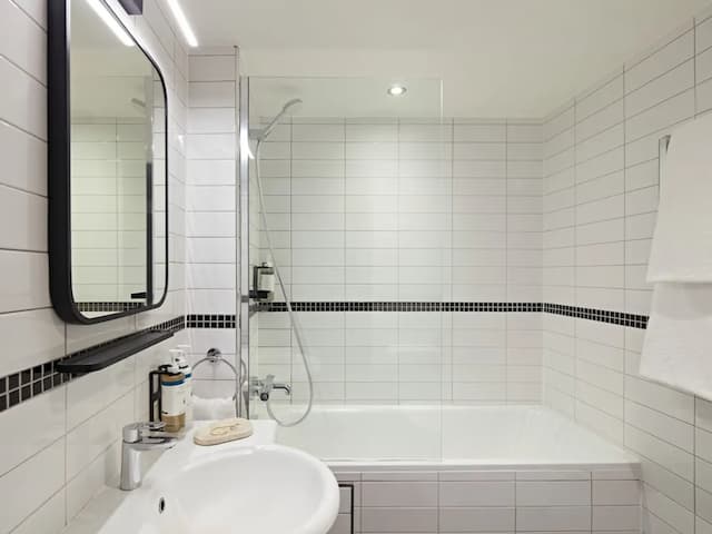 Numa London Bloomsbury-Standard Room-7