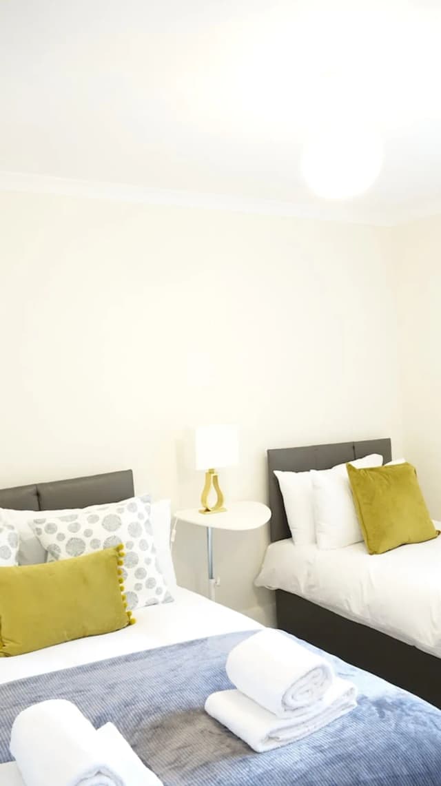 鄰近機場飯店-豪華三人房 (Room 3)-7