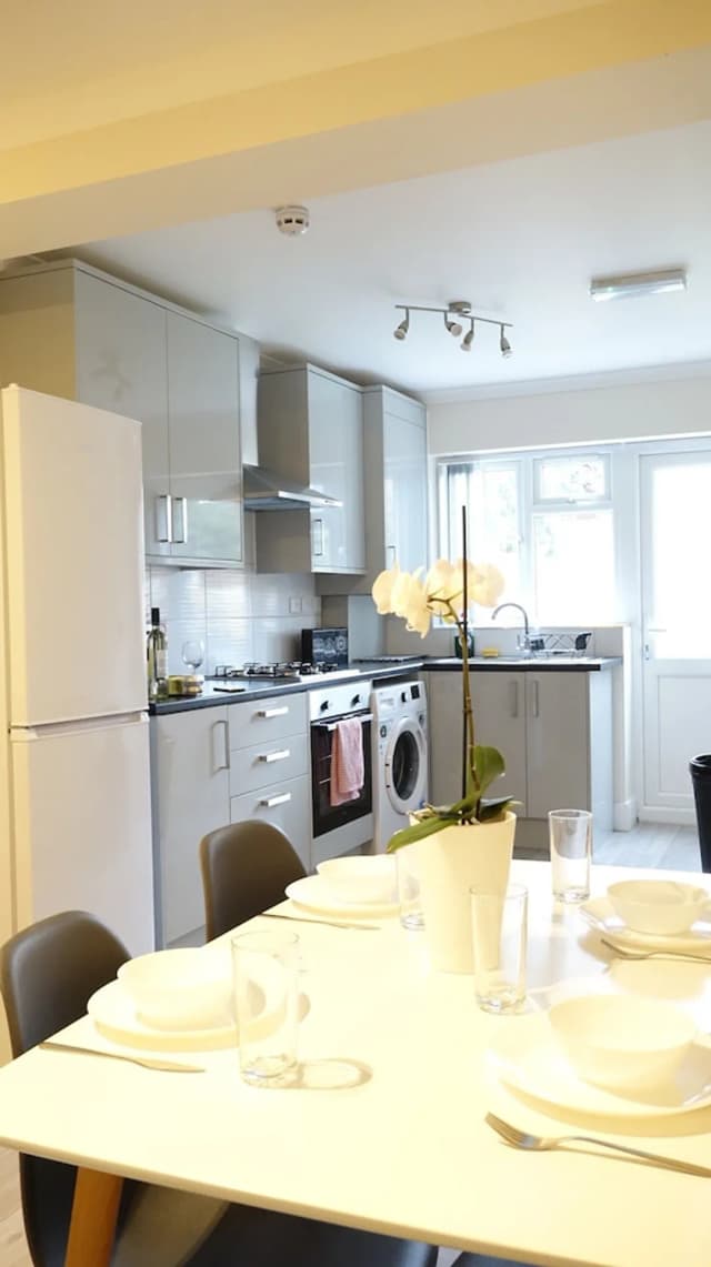 鄰近機場飯店-豪華三人房 (Room 3)-23