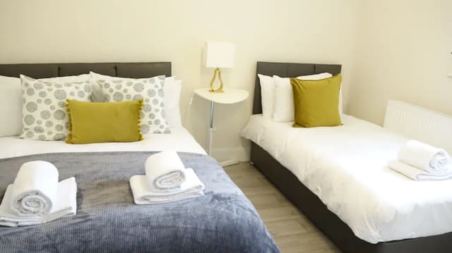 鄰近機場飯店-豪華三人房 (Room 3)-9