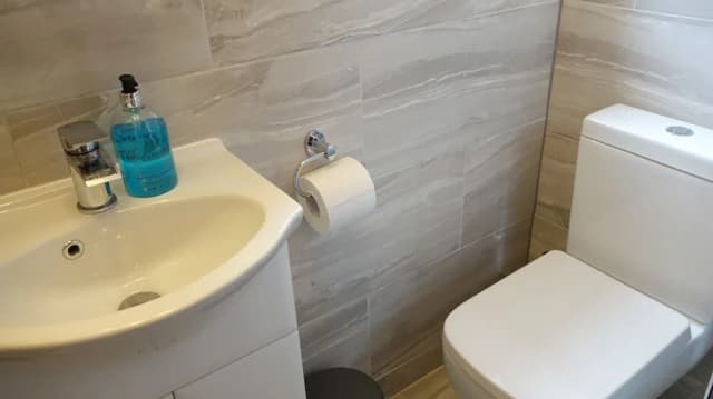 鄰近機場飯店-豪華三人房 (Room 3)-17