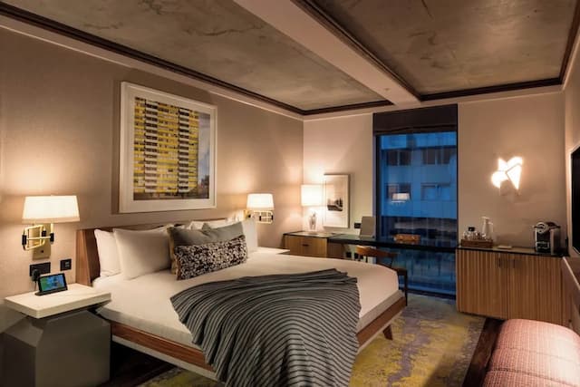 河岸濱傲途格精選酒店-豪華客房, 1 張特大雙人床, 非吸煙房-1