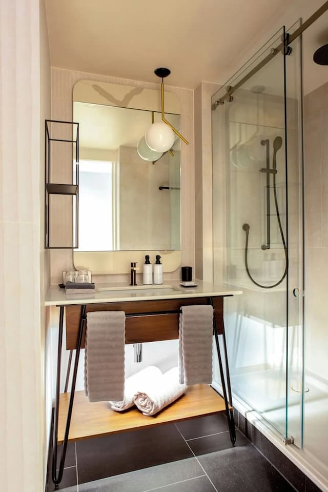 河岸濱傲途格精選酒店-豪華客房, 1 張特大雙人床, 非吸煙房-10