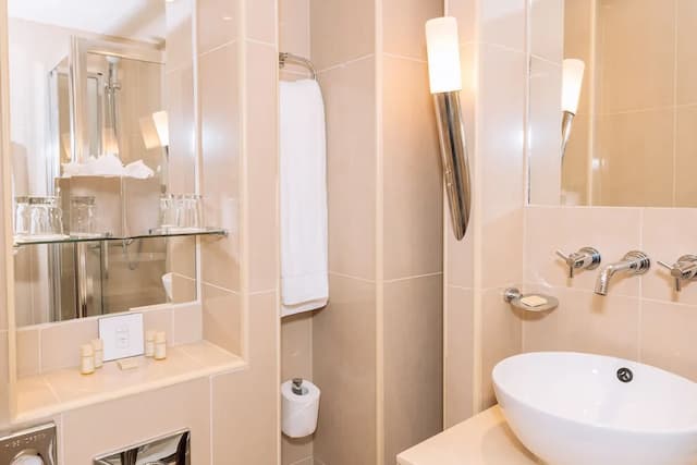 The Premier Notting Hill-华丽双床房-17