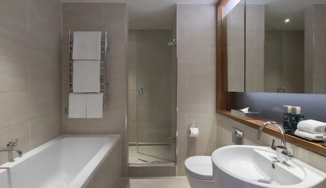 原埃佩克斯倫敦城牆酒店-Deluxe King Room with Balcony-3