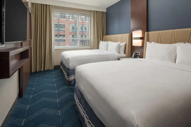 西雅圖市中心先鋒廣場希爾頓大使套房飯店-套房 (2 Room, 2 Queen Beds and 1 Sofabed)-1