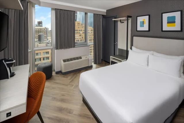 voco Times Square South New York by IHG-Standard Room, 1 King Bed-2